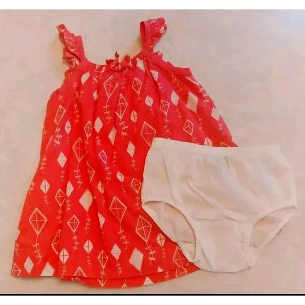 Dress 6 to 12 Month Girls Baby Gap Sundress with bottoms bright pink with kites